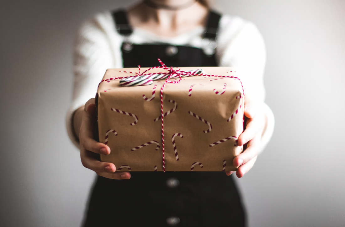Client Gifting – Psychology, Importance, Do’s & Don’ts